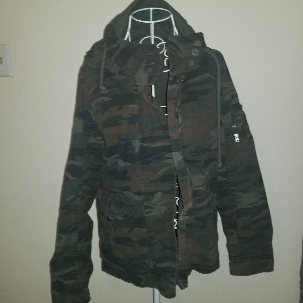 Camo Jacket - Picture 9 of 10